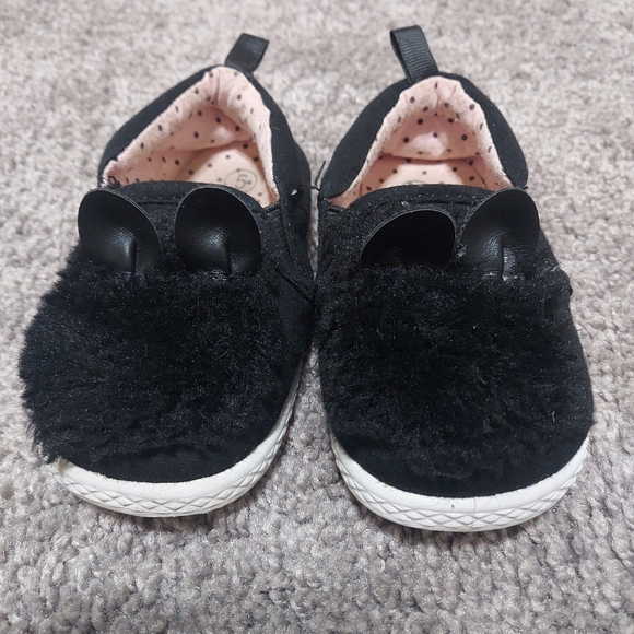 Shoes - Picture 2 of 6